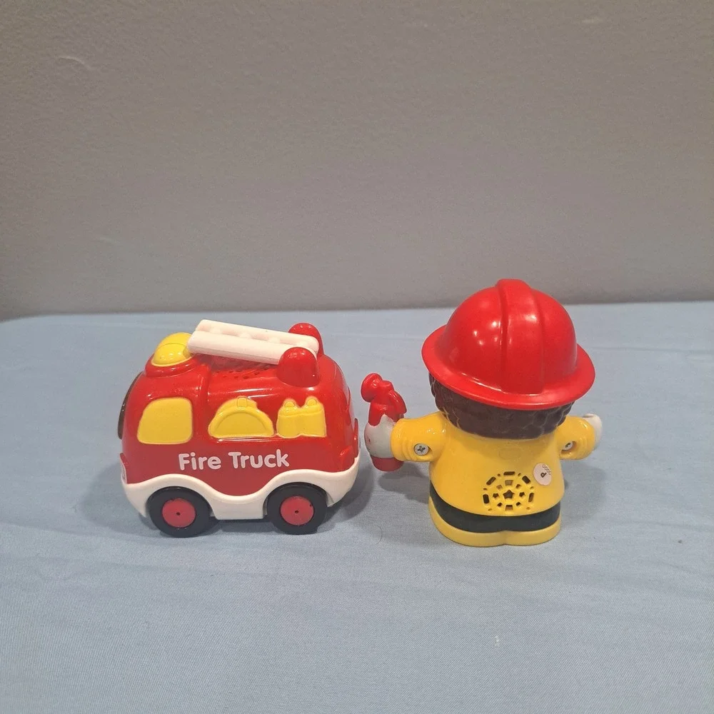 VTech Go! Go! Smart Wheels Fire‎ Truck and Aiden Fireman Set Interactive Toy Fun
